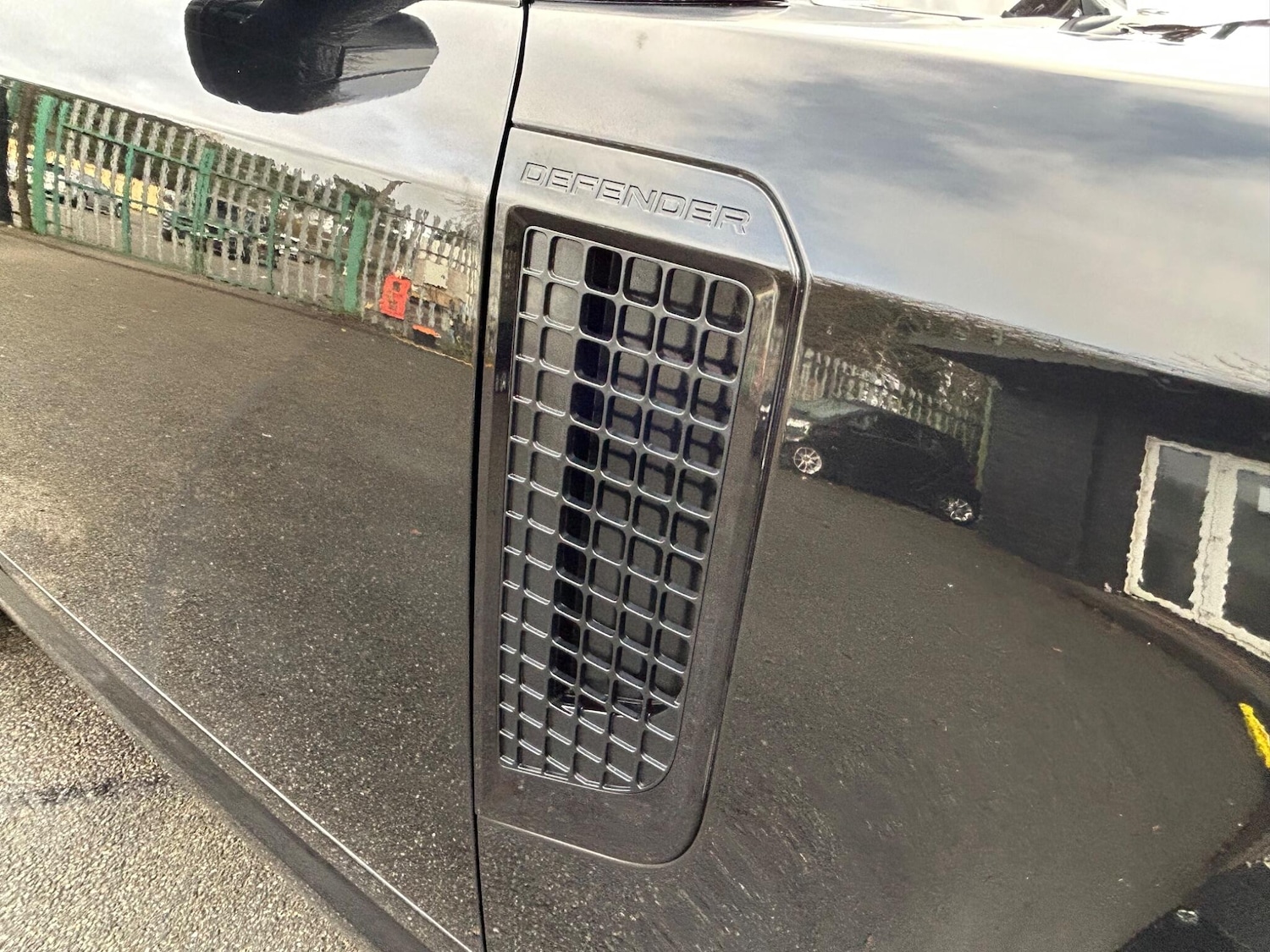 Used Land Rover Defender 90 2021 for sale - 77537360: Photo 25