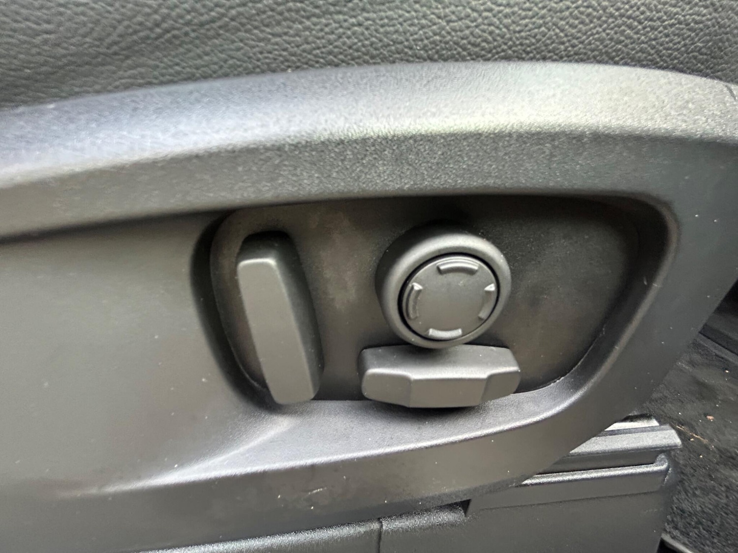 Used Land Rover Defender 90 2021 for sale - 77537360: Photo 31