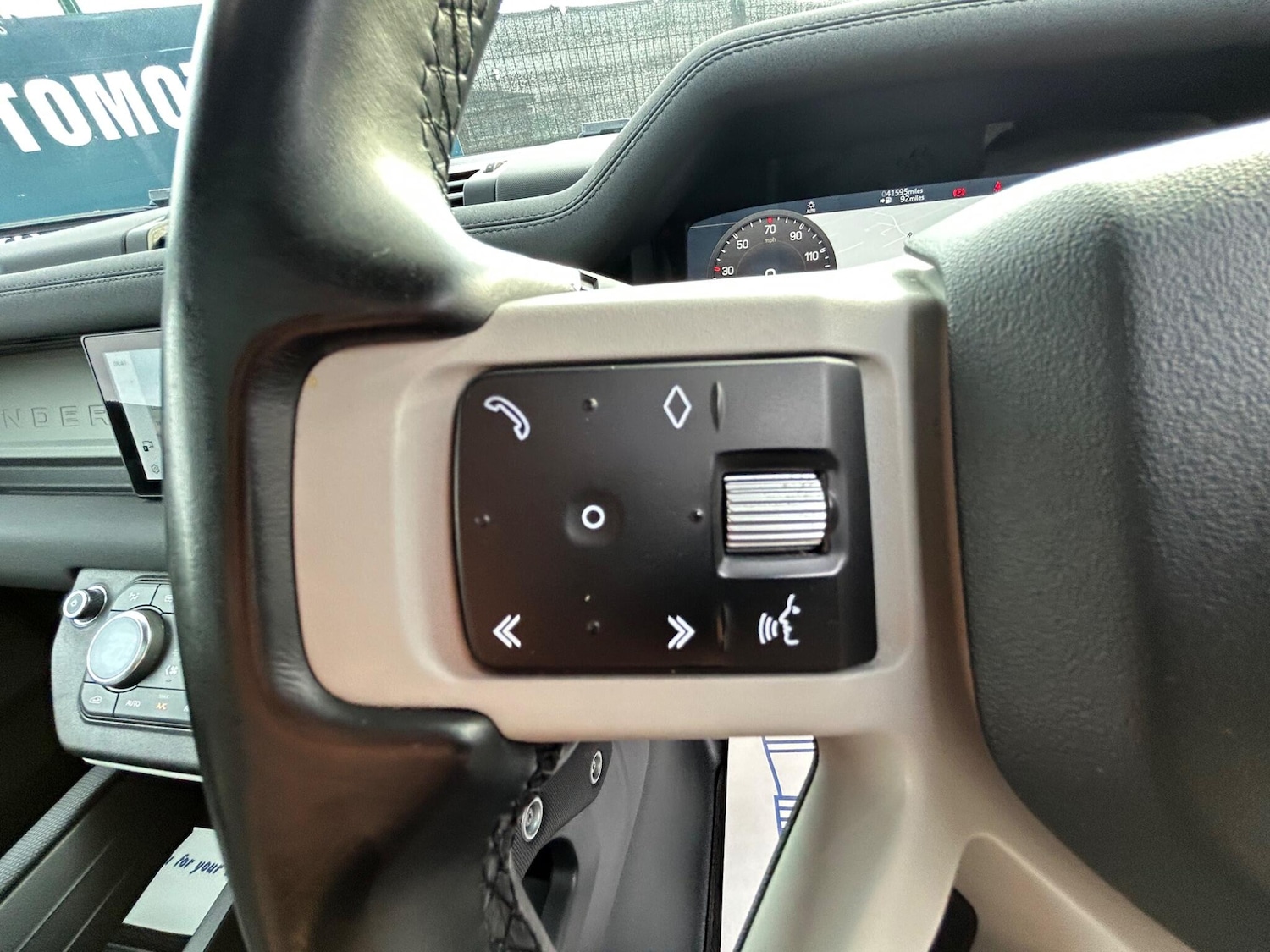 Used Land Rover Defender 90 2021 for sale - 77537360: Photo 34