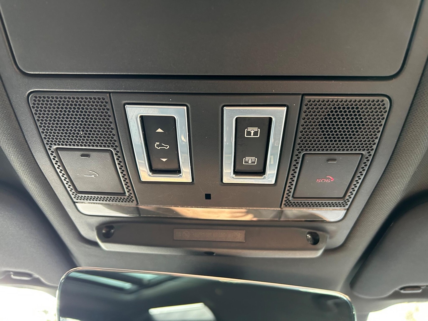 Used Land Rover Defender 90 2021 for sale - 77537360: Photo 38