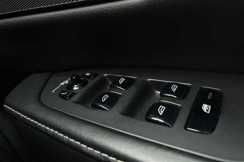 Used Volvo S90 2018 for sale - 77333378: Photo 18