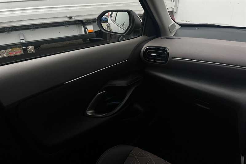 Used Toyota Yaris Cross 2023 for sale - 77471598: Photo 39