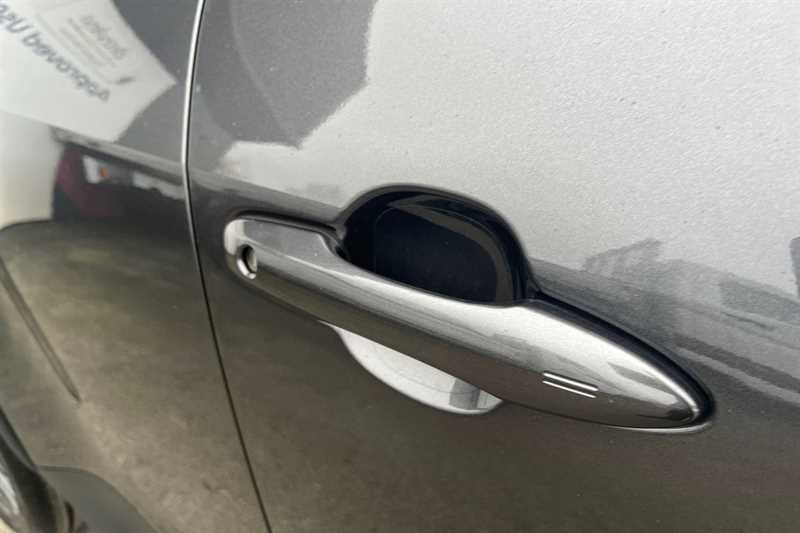 Used Toyota Yaris Cross 2023 for sale - 77471598: Photo 45