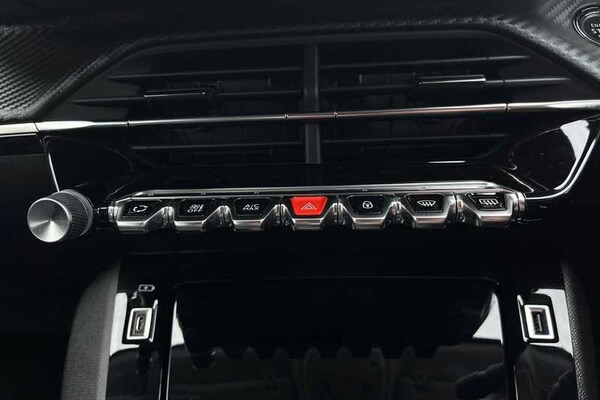 Used Peugeot 2008 2020 for sale - 75610864: Photo 25