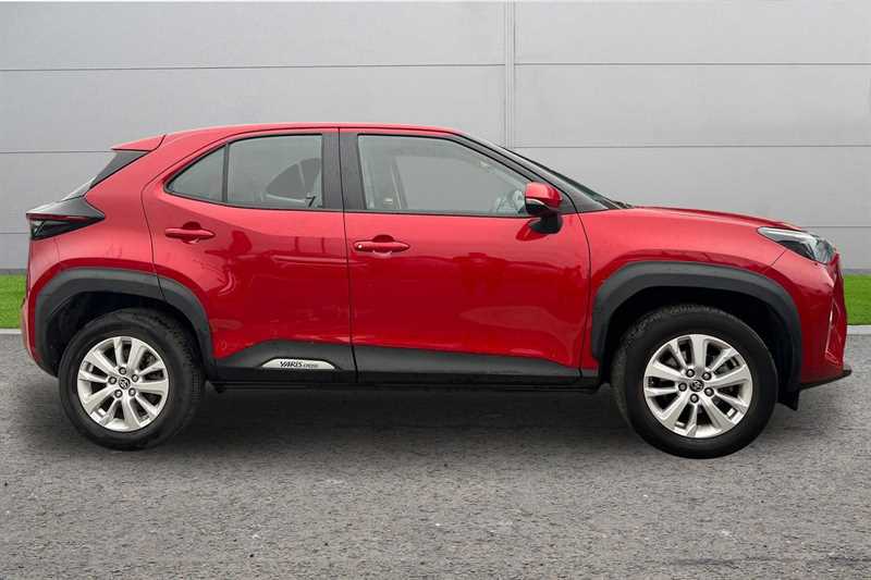 Used Toyota Yaris Cross 2024 for sale - 77855918: Photo 3