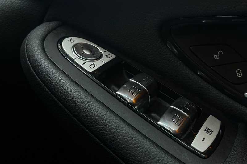 Used Mercedes-Benz GLC 2019 for sale - 77927619: Photo 18