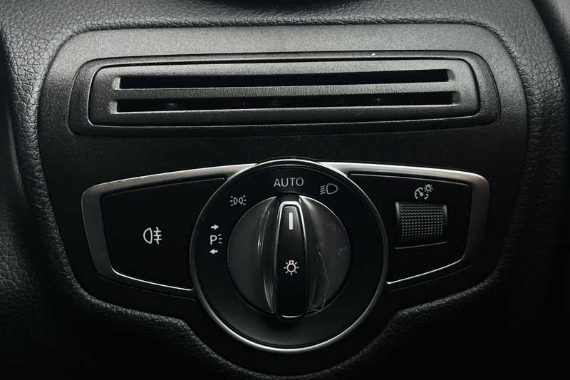 Used Mercedes-Benz GLC 2019 for sale - 77927619: Photo 24