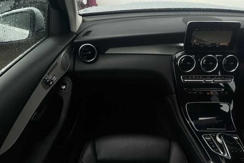 Used Mercedes-Benz GLC 2019 for sale - 77927619: Photo 40