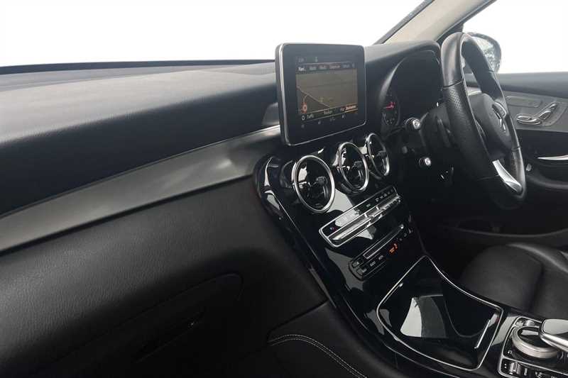 Used Mercedes-Benz GLC 2019 for sale - 77927619: Photo 6