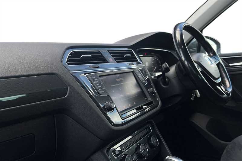 Used Volkswagen Tiguan 2017 for sale - 77855963: Photo 6