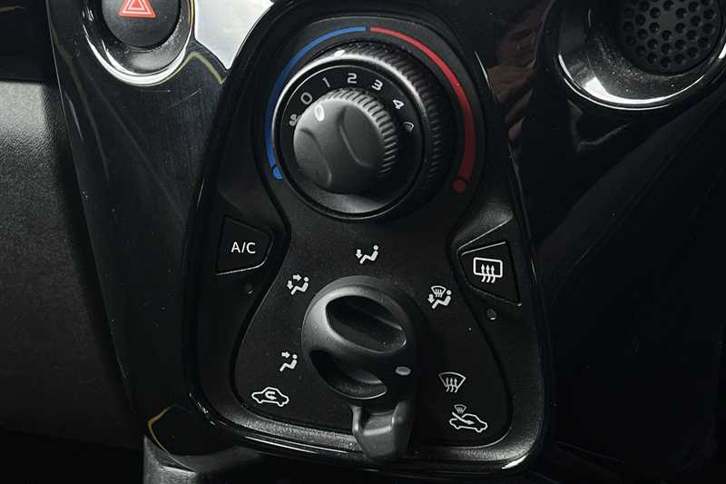 Used Toyota AYGO 2017 for sale - 77855964: Photo 11