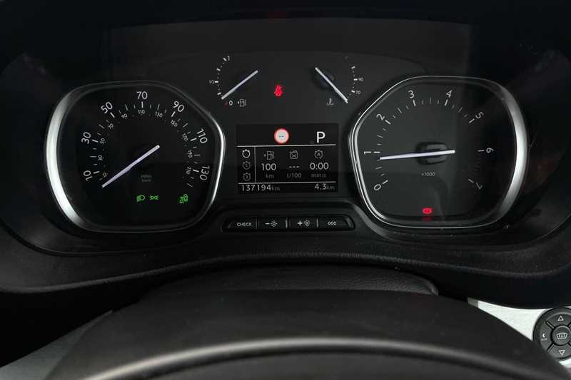 Used Peugeot Traveller 2020 for sale - 77810364: Photo 14