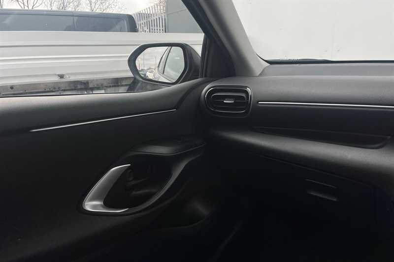 Used Toyota Yaris 2023 for sale - 77471394: Photo 32