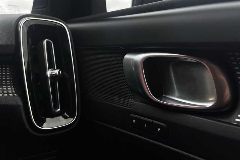 Used Volvo XC40 2020 for sale - 77232490: Photo 25