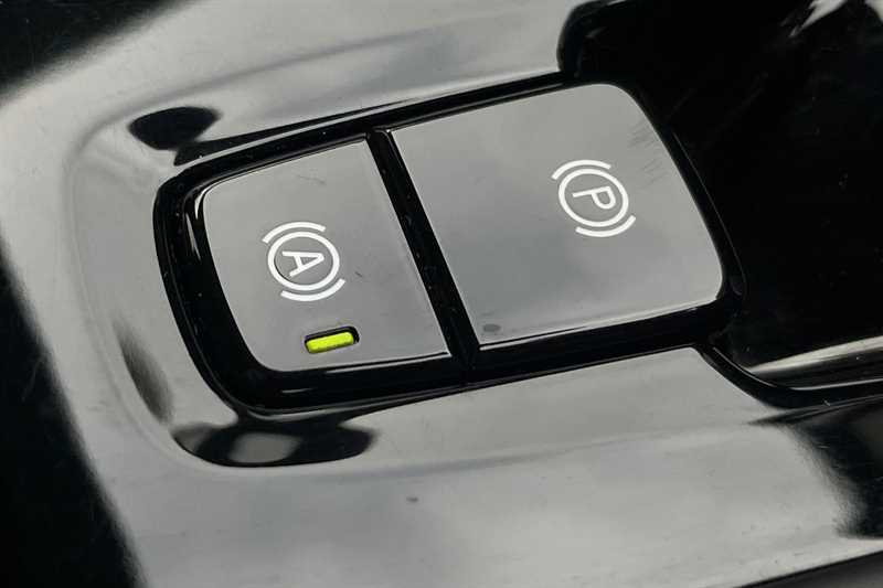 Used Volvo XC40 2020 for sale - 77232490: Photo 28