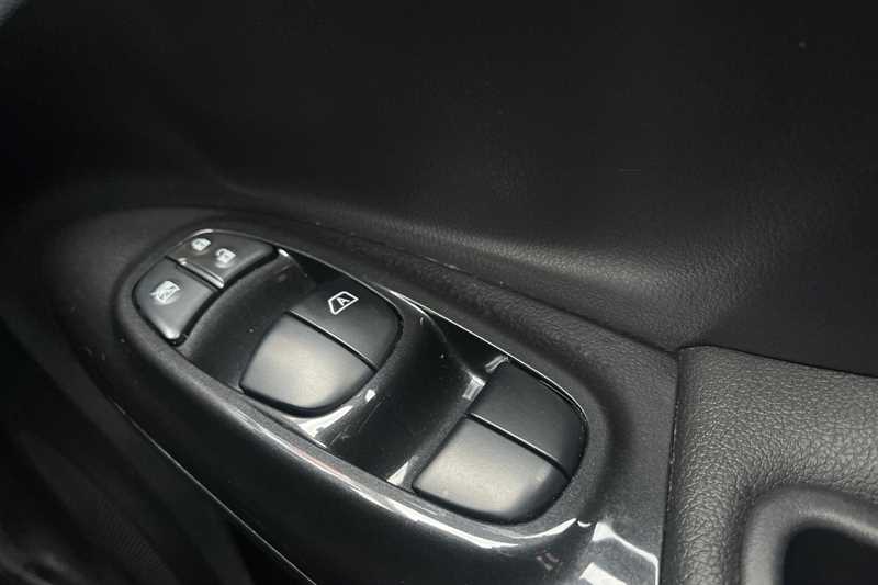 Used Nissan Juke 2018 for sale - 76112570: Photo 18