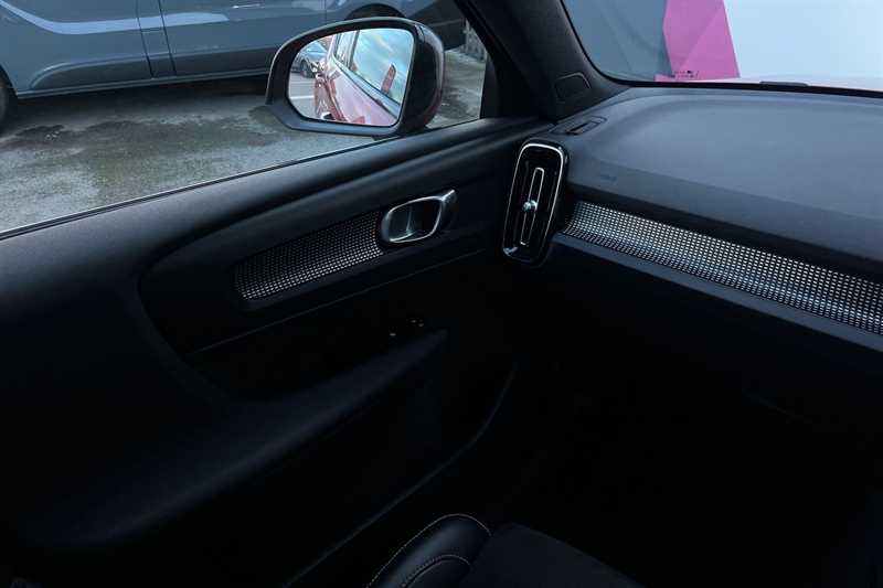 Used Volvo XC40 2021 for sale - 77397573: Photo 39