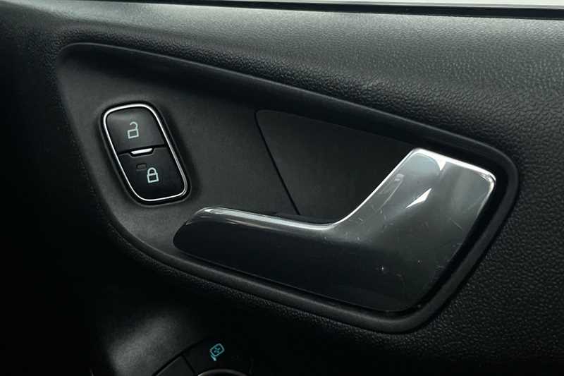 Used Ford Fiesta 2018 for sale - 77576601: Photo 25