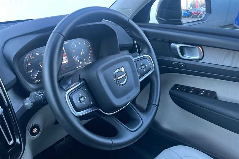 Used Volvo XC40 2020 for sale - 77122809: Photo 40