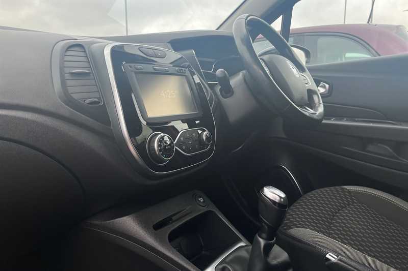 Used Renault Captur 2017 for sale - 76140559: Photo 17