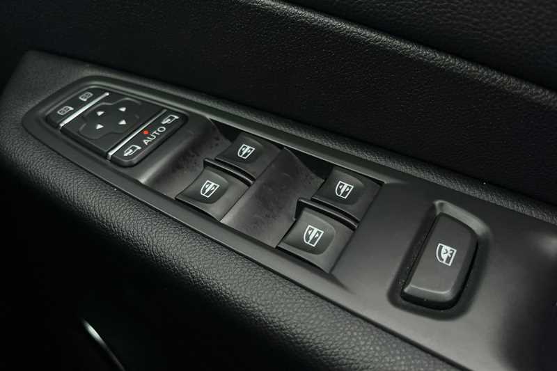 Used Renault Captur 2017 for sale - 76140559: Photo 18