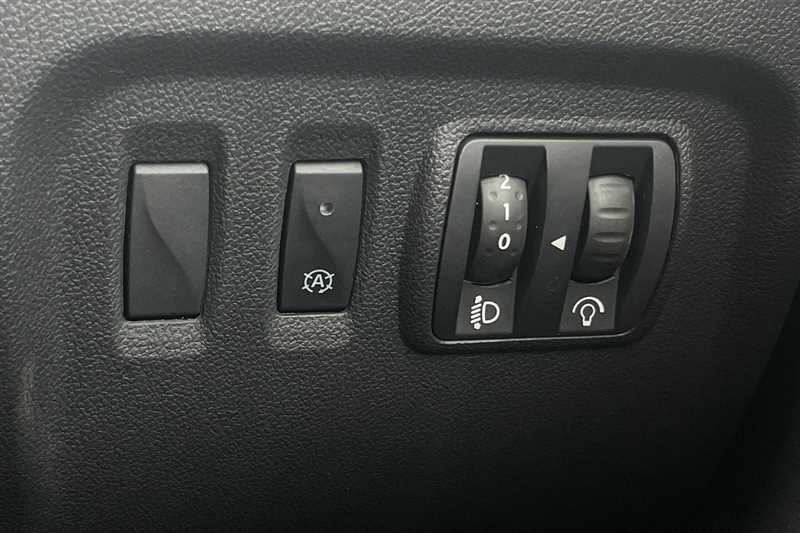 Used Renault Captur 2017 for sale - 76140559: Photo 24