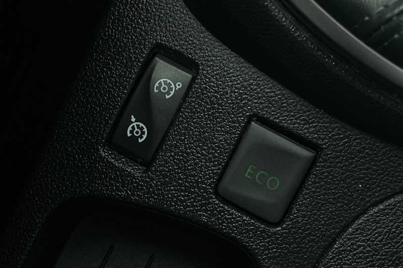 Used Renault Captur 2017 for sale - 76140559: Photo 28