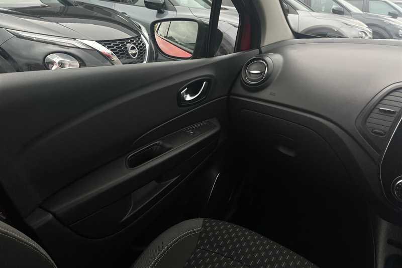 Used Renault Captur 2017 for sale - 76140559: Photo 39