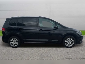 Used Volkswagen Touran 2020 for sale - 75625550: Photo