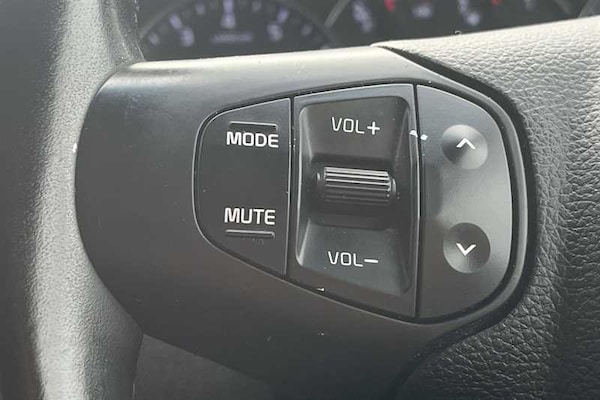 Used Kia Carens 2017 for sale - 76328471: Photo 16