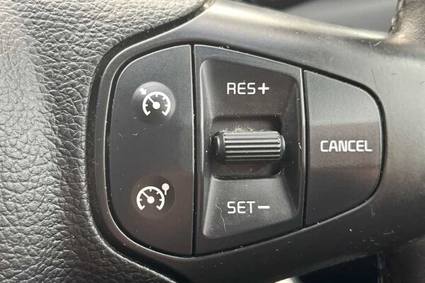Used Kia Carens 2017 for sale - 76328471: Photo 21
