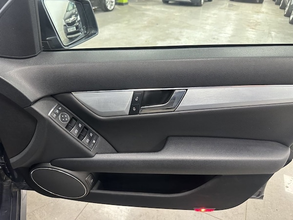 Used Mercedes-Benz C-Class 2010 for sale - 75619221: Photo 13