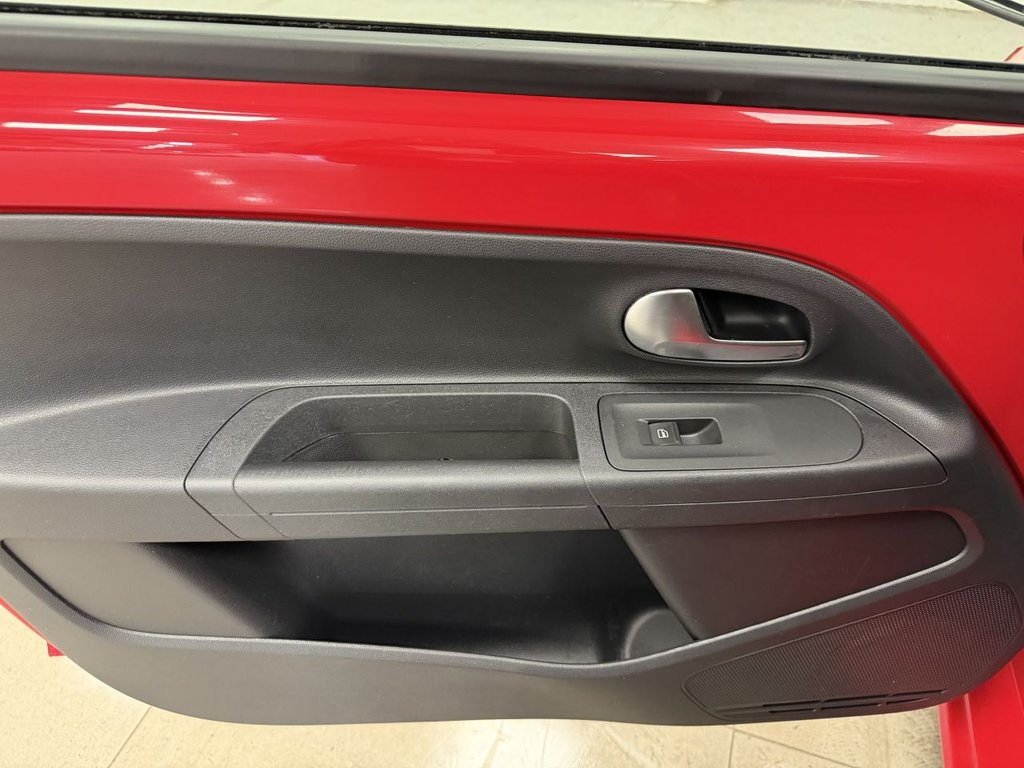 Used Volkswagen up! 2014 for sale - 77891096: Photo 24