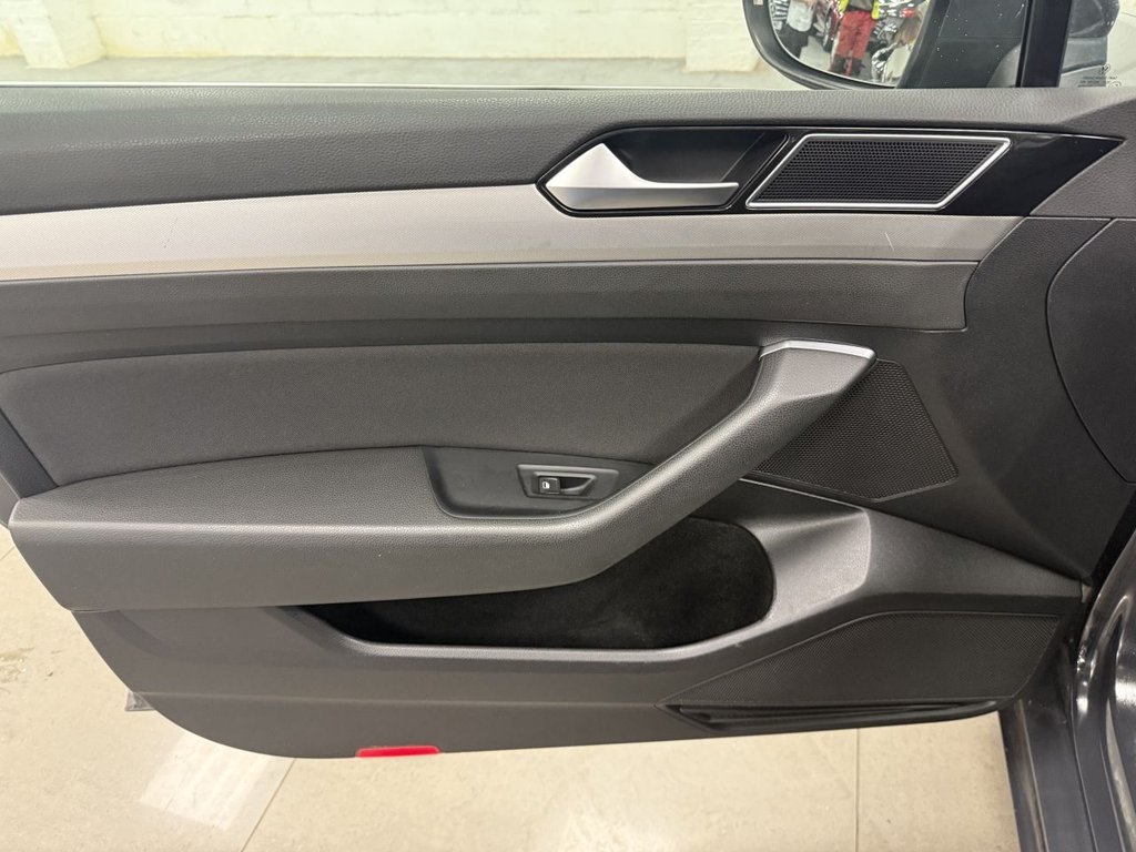 Used Volkswagen Passat 2015 for sale - 76106076: Photo 32