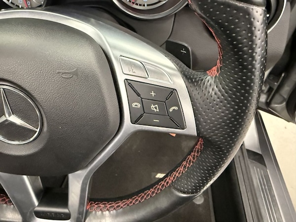 Used Mercedes-Benz SLK 2014 for sale - 75527782: Photo 32