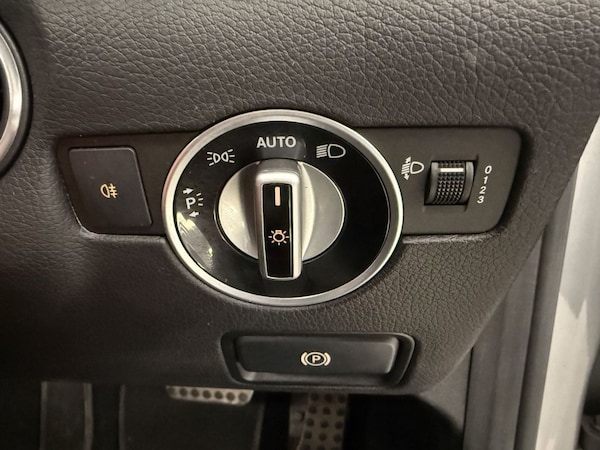 Used Mercedes-Benz SLK 2014 for sale - 75527782: Photo 33