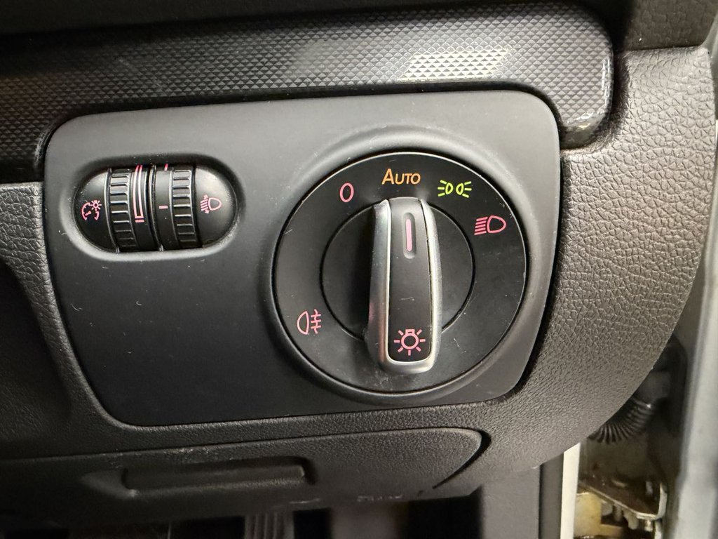 Used Volkswagen Golf 2011 for sale - 77890872: Photo 16