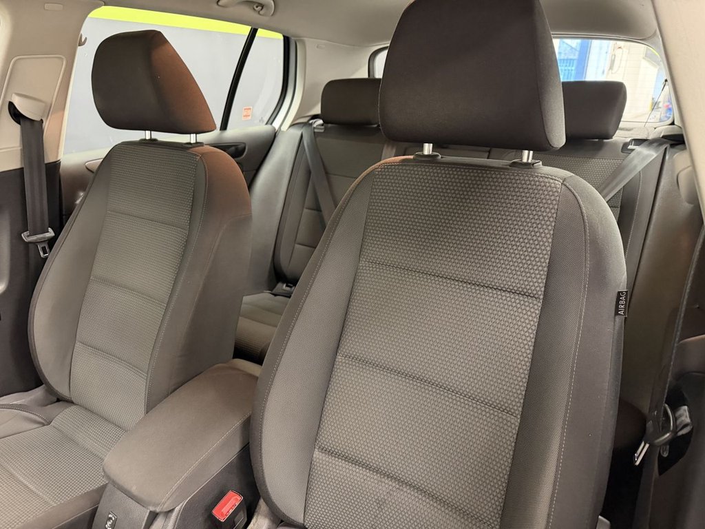 Used Volkswagen Golf 2011 for sale - 77890872: Photo 31