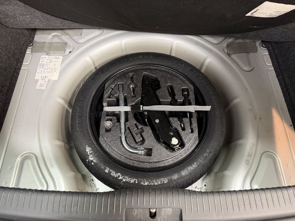 Used Volkswagen Golf 2011 for sale - 77890872: Photo 8