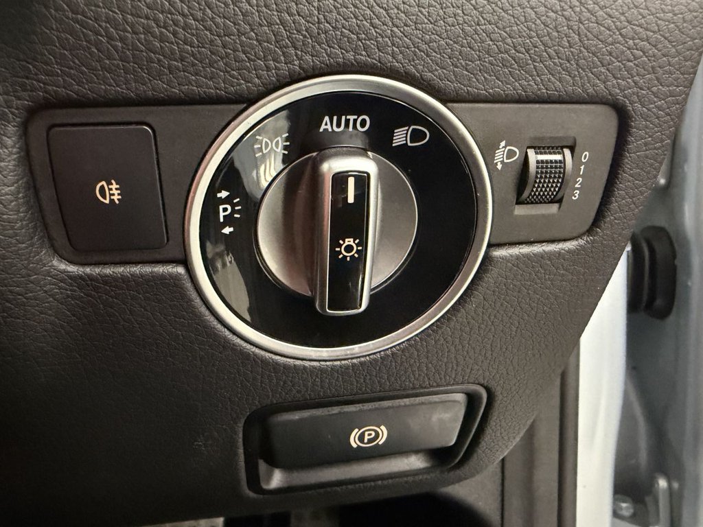 Used Mercedes-Benz SLK 2013 for sale - 77792499: Photo 15