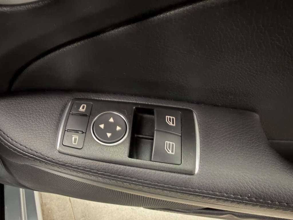 Used Mercedes-Benz SLK 2013 for sale - 77792499: Photo 19