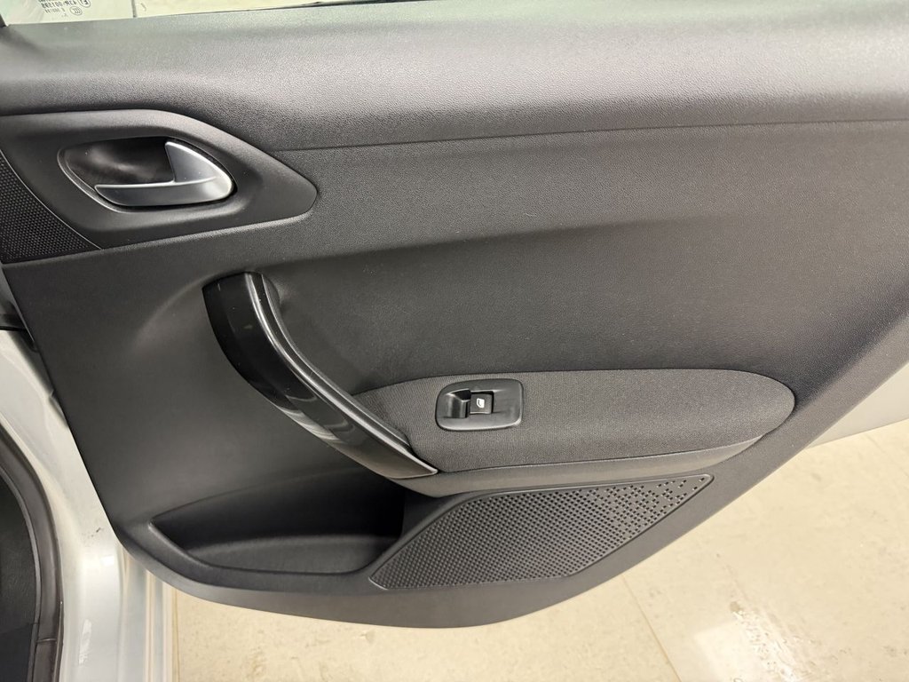 Used Peugeot 208 2018 for sale - 77891179: Photo 29