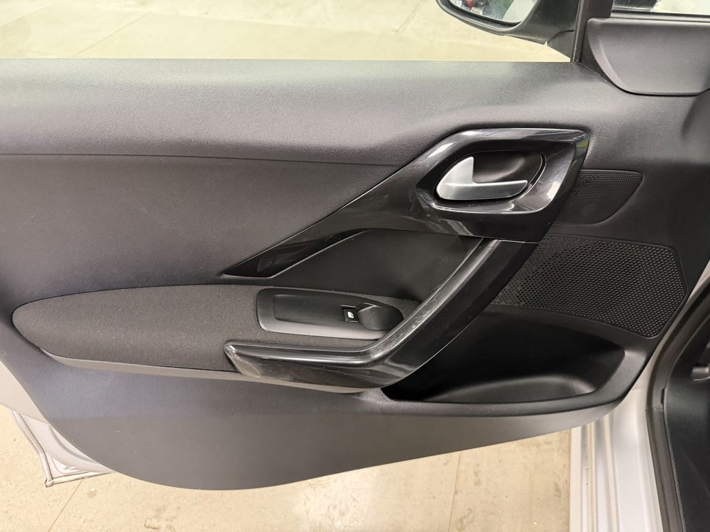 Used Peugeot 208 2018 for sale - 77891179: Photo 33