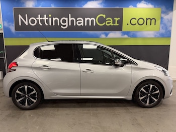 Used Peugeot 208 2018 for sale - 77891179: Photo