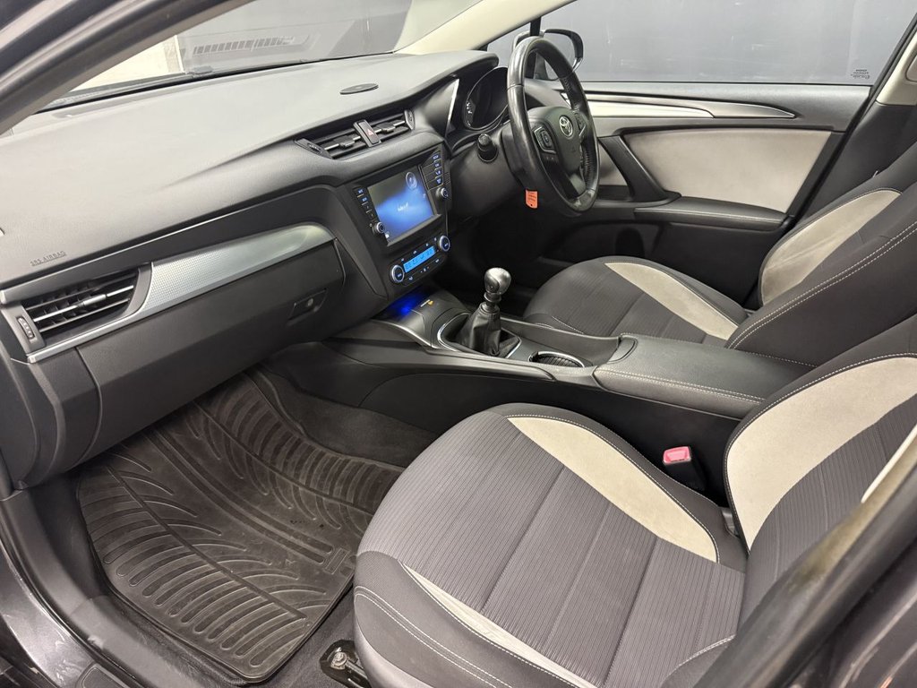 Used Toyota Avensis 2016 for sale - 77038123: Photo 32