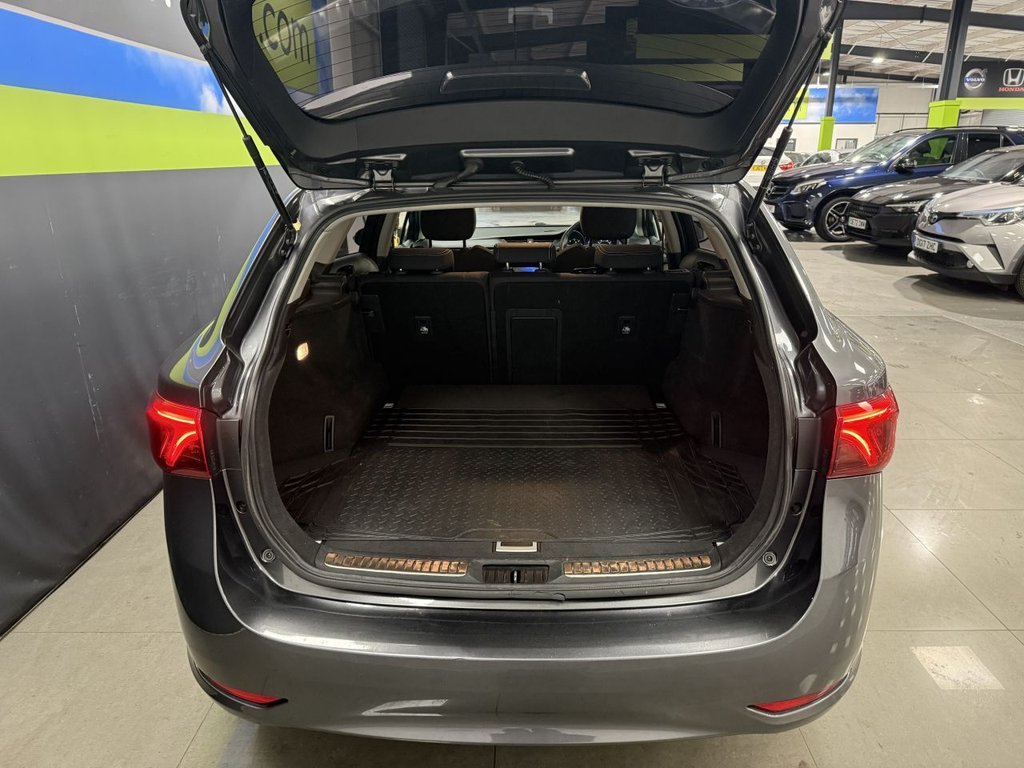 Used Toyota Avensis 2016 for sale - 77038123: Photo 9