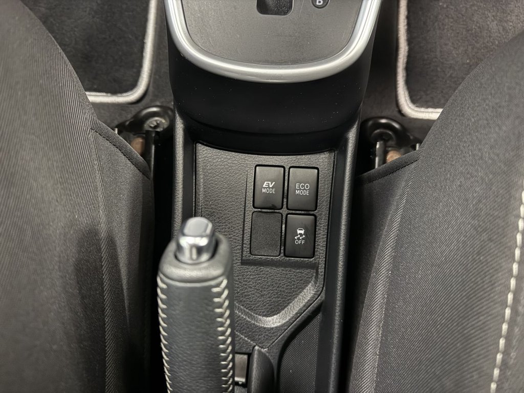 Used Toyota Yaris 2017 for sale - 76883748: Photo 32