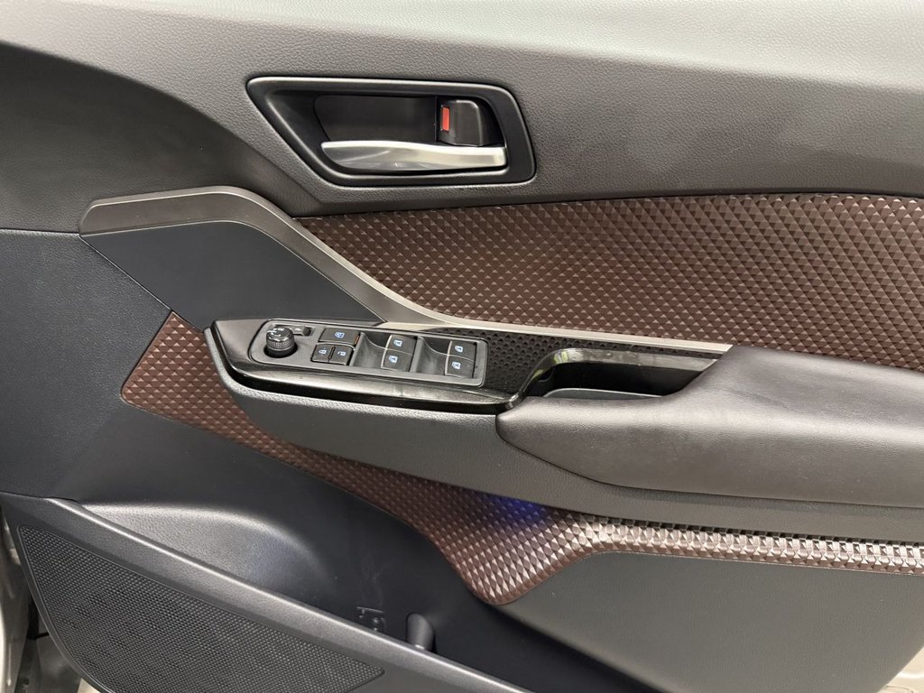 Used Toyota C-HR 2017 for sale - 76439094: Photo 12