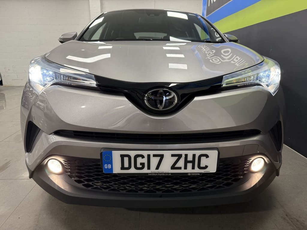 Used Toyota C-HR 2017 for sale - 76439094: Photo 2