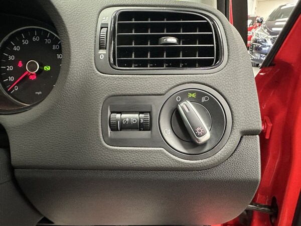 Used Volkswagen Polo 2010 for sale - 76266530: Photo 26